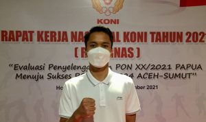 Pebulu tangkis tunggal putra Indonesia Anthony Sinisuka Ginting ditemui di sela Rakernas KONI Pusat di Jakarta, Rabu (8/12/2021). ANTARA/Shofi Ayudiana
