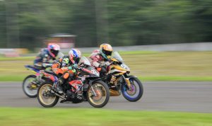 Gubrur Jabar Ridwan Kamil membuka Kejuaraan balap motor kelas bebek di Sirkui Sentul Bogor