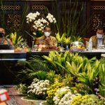 Menteri Perhubungan Budi Karya Sumadi (tengah) saat memimpin rapat koordinasi (rakor) Persiapan Libur Natal dan Tahun Baru di Jakarta, pada Kamis (9/12). (Kementerian Perhubungan)