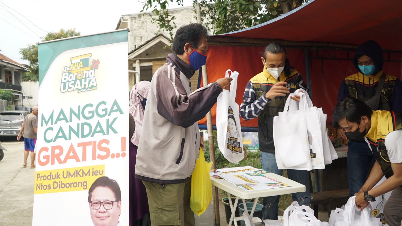 UMKM usAHA Borong Dagangan Pedagang Kaki Lima di Bandung Barat