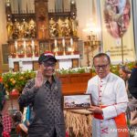 Menko Polhukam Mahfud MD saat meninjau persiapan pengamanan dalam pelaksanaan Natal di Gereja Katedral, Jakarta, Jumat (24/12/2021). (ANTARA/HO-Humas Kemenko Polhukam)