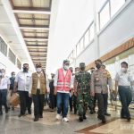 Menteri Perhubungan (Menhub) Budi Karya Sumadi (tengah) saat meninjau Bandara Juanda, Surabaya, pada Minggu (26/12). (Kementerian Perhubungan)