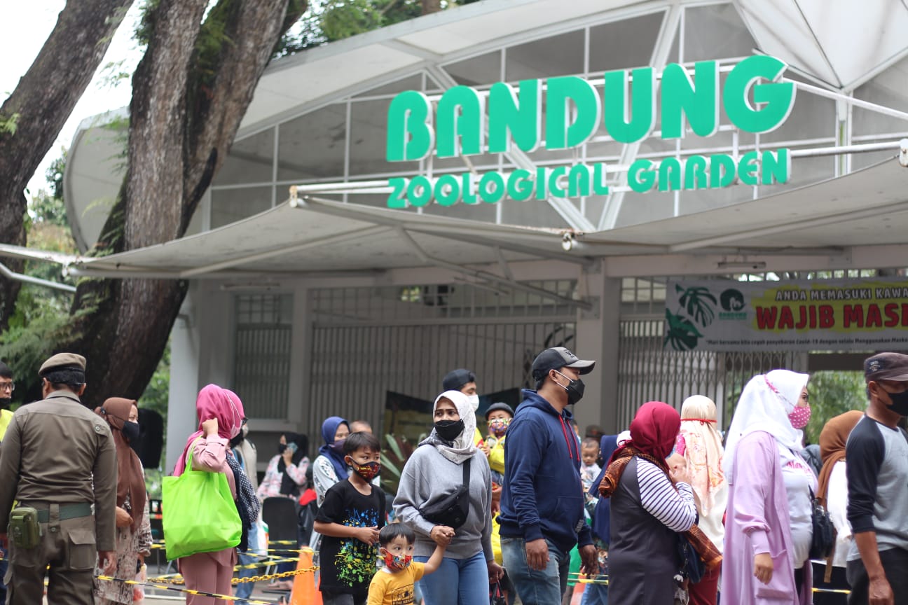 Dok. Ramai pengunjung objek wisata di salah satu wisata Kota Bandung. Foto: Sandi Anugrah.