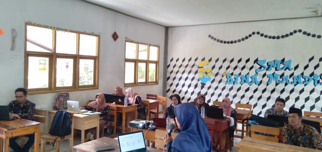 Dok. SMA Bina Mandiri Bandung Barat Bekali Guru Penguasaan Akun Pembelajaran. Foto: Prajab.