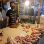 Pedagang ayam potong di Cimahi. (Istimewa)