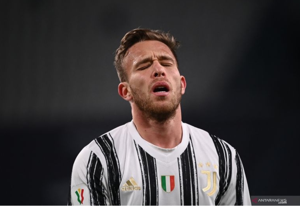 Gelandang Juventus asal Brazil, Arthur Melo saat bermain di Coppa Italia lawan Genoa pada 13 Januari 2021. ANTARA/AFP/MARCO BERTORELLO.