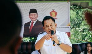 Ketua DPRD Jabar ketika menggelarreses di desa Cinta Mekar Subang