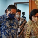 Menteri Koordinator Bidang Perekonomian Airlangga Hartarto bersama menteri keuangan Sri Mulyani selalu bersinergi dan berjuan untuk memulihkan perekonomian Indonesia