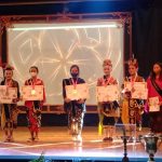 Para pemenang lomba Festival Tari Jaipong Kreasi Galuh Pakuan Cup Seri ke V dari tunggal senior