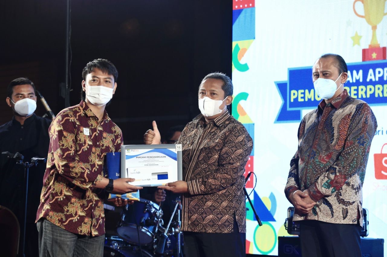 Pemuda Kota Bandung mendapat apresiasi dari Pemkot Bandung karena dinilai berhasil mengembangkan wirausaha
