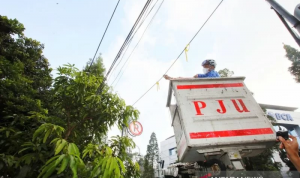 Pemkot Bandung Menata Kabel di Jalanan yang Ganggu Estetika