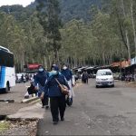 Aktivitas pengunjung wisata Kawah Putih di Ciwidey, Kabupaten Bandung. (Jabar Ekspres)