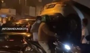 Polisi Ungkap Penyebab Kecelakaan Hingga Mobil Saling Tindih di Bandung