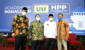 Sosialisasi UU HPP digelar hari ini secara luring di kantor Gubernur Jawa Barat (Gedung Sate) dan disiarkan secara virtual lewat aplikasi Zoom dan Youtube Ditjen Pajak RI, Jumat (17/12).