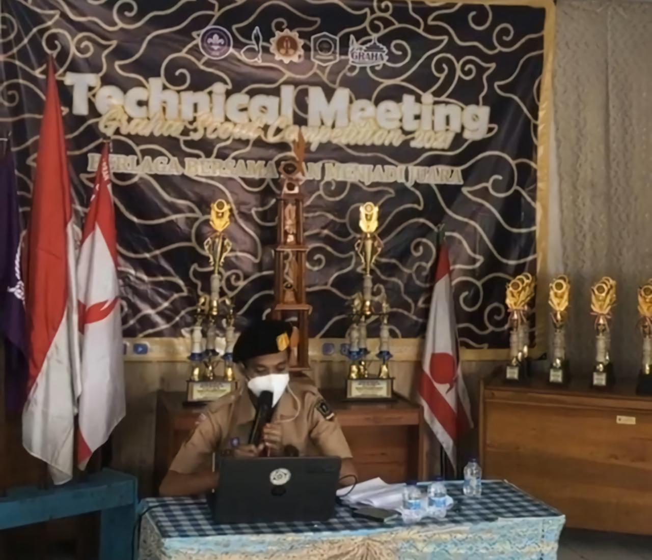 Penyampaian juklak juknis pada acara Pramuka tingkat Penegak seluruh Jawa Barat, Cimanggung, Sumedang.