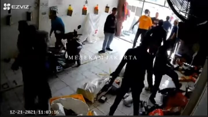 Viral Video Kantor Anteraja Diserang, Karyawan Dikeroyok