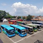 Sejumlah bus terparkir di Terminal Cicaheum, Kota Bandung. (Foto: Yuga Hassani/Jabar Ekspres)