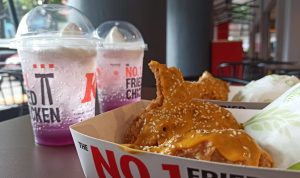 KFC Indonesia kembali hadirkan menu Hot & Cheesy Chicken dalam Golden Combo.