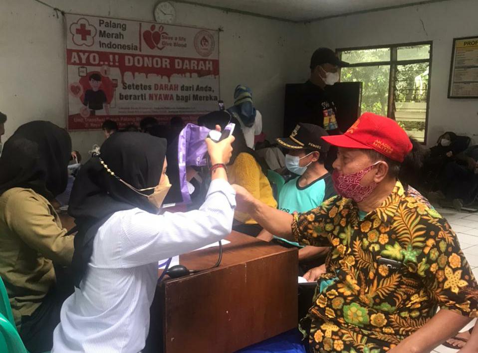 Kegiatan Donor Darah Remaja Cipeundeuy di Desa Sirnaraja Kecamatan Cipeundeuy KBB. (Foto: Prajab/Jabar Ekspres)