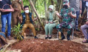 Bupati Bandung Dampingi Kasad Berkunjung ke Rumah Korban Lakalantas di Nagreg
