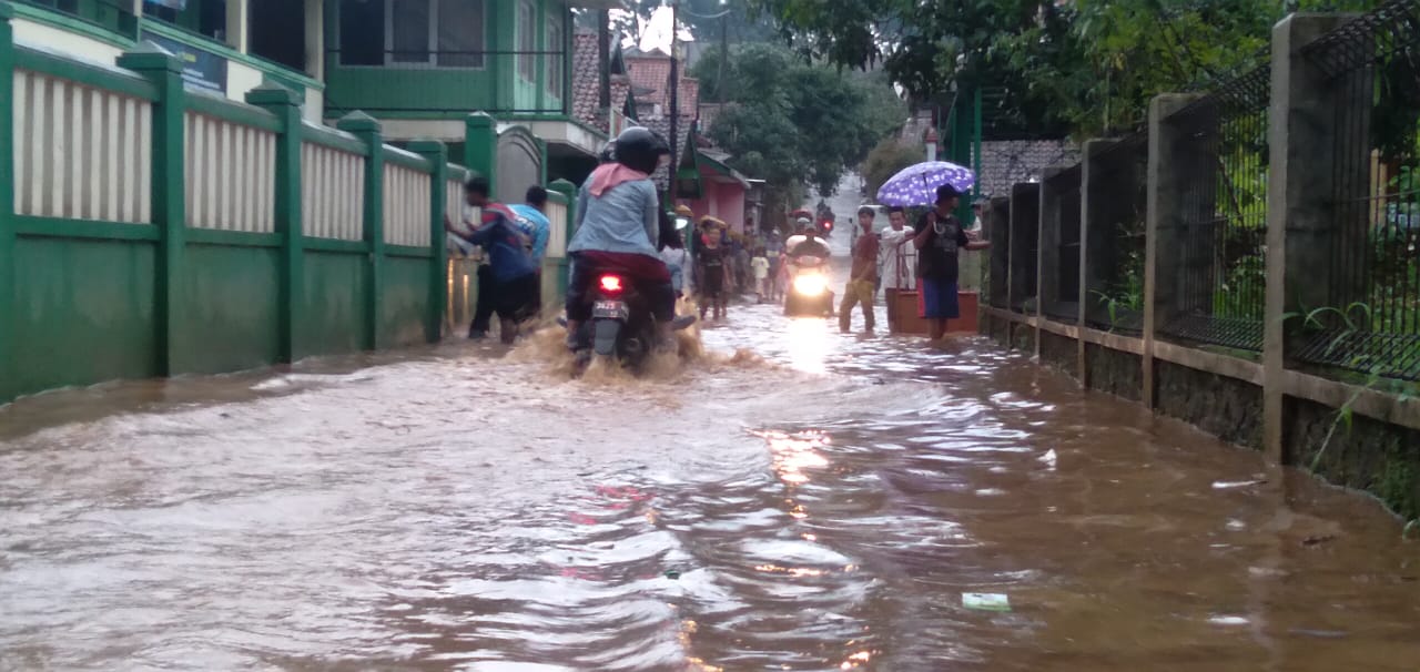 Wilayah Desa Cileles, Kecamatan Jatinangor, Kabupaten Bandung yang dilanda musibah banjir akibat proyek Tol Cisundawu. (Jabar Ekspres)