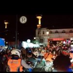 Situasi arus lalu lintas Malam Tahun Baru di Bandung, Masyarakat Tumpah Ruah di Pusat Kota Jalan Asia Afrika Kota Bandung