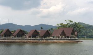 Wisata Situ Ciburuy yang akan diresmikasn setelah selesai di revitalisasi, menjadi harapan baru bagi masyarakat sekitar, untuk meningkatkan perekonomiannya.