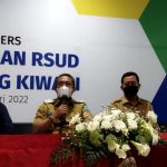 PLT Walikota Bandung, Yana Mulyana saat meresmikan perubahan status RSKIA menjadi RSUD Bandung Kiwari. Selasa (11/1).