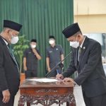 Bupati Bandung Dadang Supriatna, mengukuhkan Uben Yunara sebagai Komisaris Utama PT BPR Kerta Raharja,