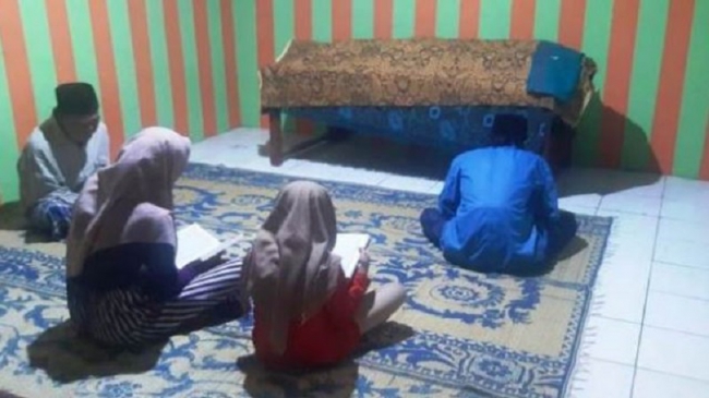 Sebuah keluarga terungkap menyimpan jenazah anaknya selama 2,5 bulan di Moga, Pemalang Jawa Tengah