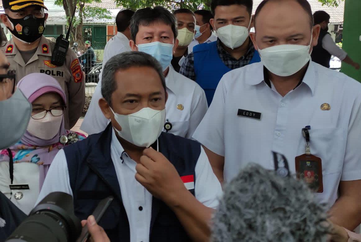 Plt Wali Kota Bandung Yana Mulyana mengaku belum menanyakan perihal dua tempat hiburan yang tidak membayar pajak sesuai regulasi. Foto: Sandi Nugraha