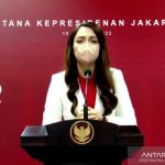 Tangkapan layar Juru Bicara Pemerintah untuk Penanganan COVID-19 Reisa Broto Asmoro menyampaikan keterangan pers yang diikuti dari YouTube Sekretariat Presiden di Jakarta, Rabu (19/1/2022). (ANTARA/Andi Firdaus).