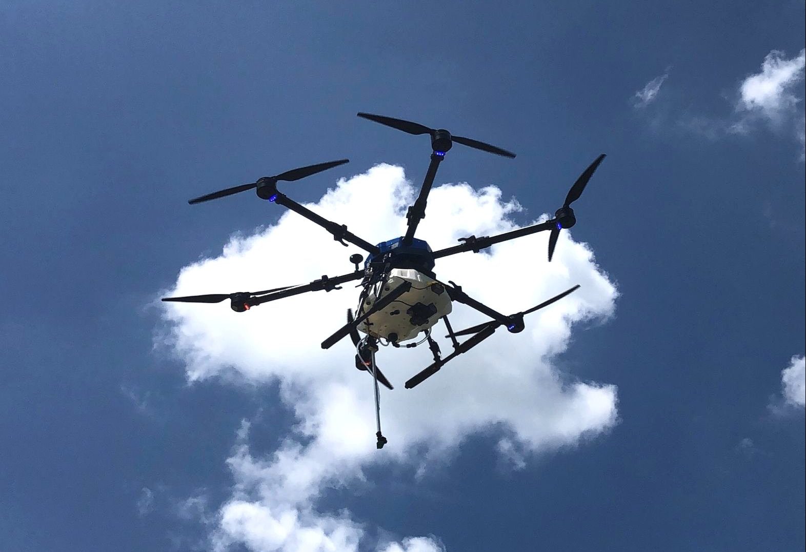 Drone Aviro D16 inovasi tekhnologi dari Avirtech untuk pertanian
