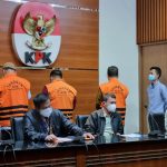 Komisi Pemberantasan Korupsi (KPK) menetapkan Hakim Pengadilan Negeri Surabaya, Itong Isnaeni Hidayat sebagai tersangka, Kamis (20/1) malam. (Ridwan/JawaPos.com)