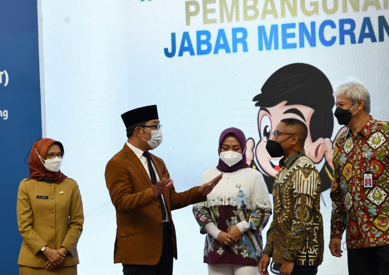 Panon Jabar merupakan inovasi pembiayaan untuk meningkatkan kualitas dengan melibatan perusahaan skala kecil UMKM dan koperasi.