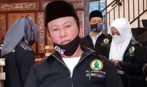 Ketua Paguyuban Pejuang Peduli Pembangunan Kabupaten Bandung Barat (P4KBB) Yakub Anwar Lewi ketika membicarakan Pemerintah Kabupaten Bandung Barat (KBB) berencana akan memangkas Tenaga Kerja Kontrak (TKK) di lingkungan Pemerintah KBB.