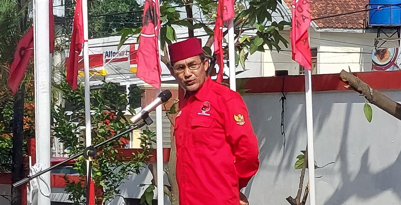 Ketua DPC PDIP Kabupaten Bandung, Harjoko Sangganegara mengatakan DPC PDI Perjuangan (PDIP) terus bekerja keras jelang tahun politik 2024. Pasalnya di khawatir terjadi penurunan elektabilitas partai di daerah, imbas pernyataan Politisi PDIP Arteria Dahlan yang menyinggung masyarakat sunda (Istimewa)