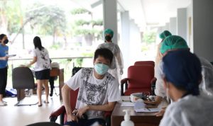 Kevin Sanjaya Sukamuljo saat melakukan tes kesehatan yang digelar PBSI di Pelatnas Cipayung, Rabu (19/1). (Foto: Humas PP PBSI/jpnn)