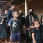 Caption: Mensos Tri Rismaharini berbincang dengan masyarakat Suku Baduy, Kamis (21/1). (Foto: Humas Kemensos/jpnn)