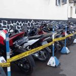 Ratusan sepeda motor berknalpot bising yang diamankan oleh Polres Majalengka, Jawa Bat. (ANTARA/HO-Humas Polres Majalengka)