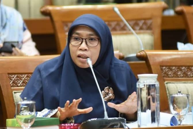 Anggota Komisi IX DPR RI Netty Prasetiyani Aher meminta pemerintah agar mengkaji ulang, bahkan mencabut aturan mengenai Jaminan Hari Tua yang banyak menuai reaksi. (istimewa)