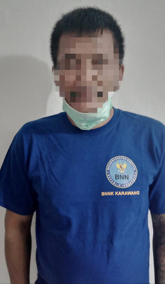 Tersangka pengedar ganja dari Purwasari yang berhasil ditangkap Tim BNNK Karawang.