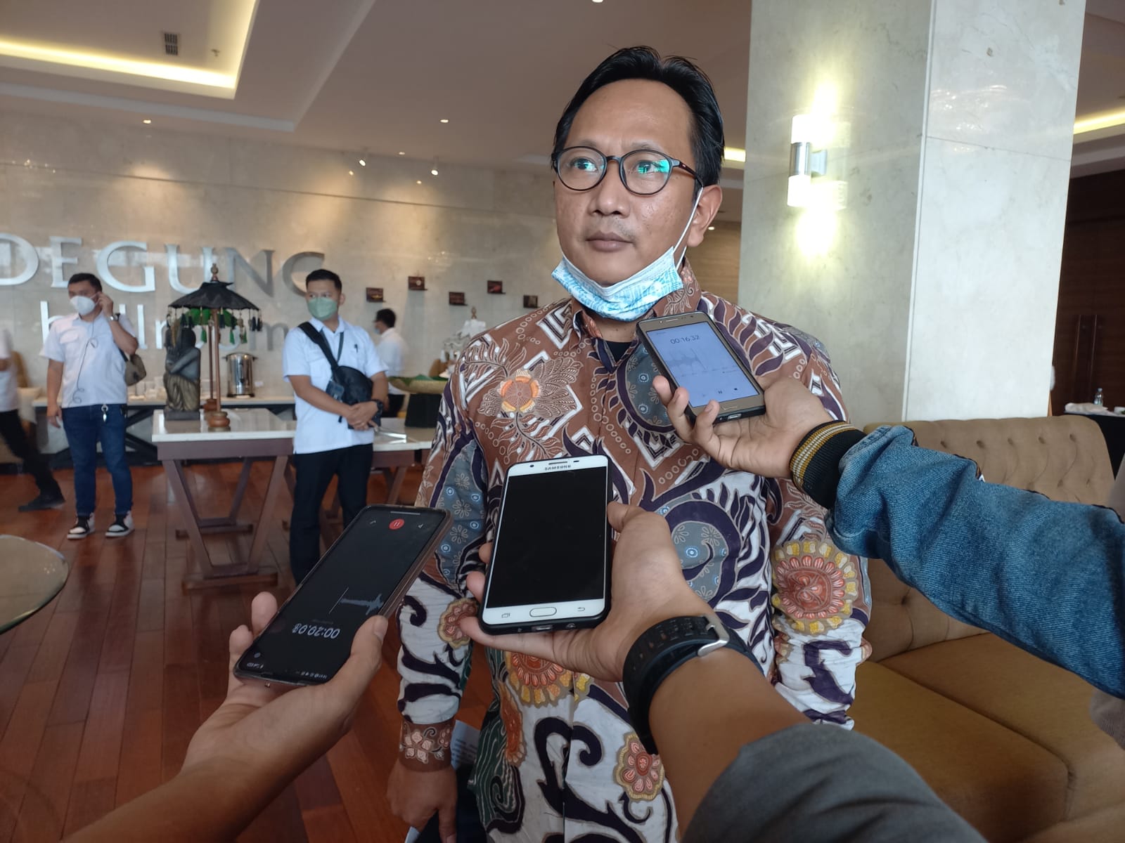 Ketua Komisi I Dewan Perwakilan Rakyat Daerah (DPRD) Provinsi Jawa Barat, Bedi Budiman menilai,  Jawa Barat perlu melakukan pemekaran desa