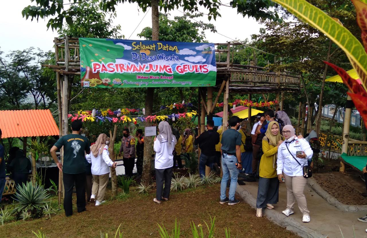 Pasirnanjung Geulis, destinasi wisata baru di Desa Pasirnanjung, Kecamatan Cimanggung, Kabupaten Sumedang. (Jabar Ekspres)