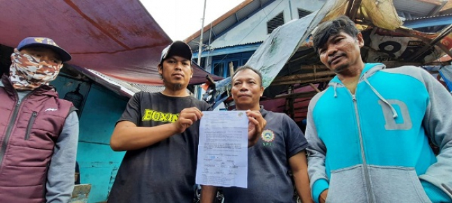 Mogok Massal Pedagang Tahu Tempe di Pasar Cikurubuk Diduga Disabotase oleh Surat Edaran Palsu. Akibat surat palsu pedagang tetap berjualan