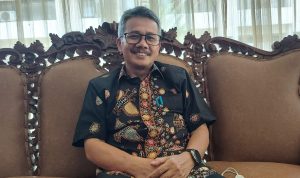 Kepala Dinas Pertanian Kabupaten Bandung, Tisna Umaran menyarankan petani menggunakan pupuk organik untuk mengantisipasi kelangkaan pupuk bersubsidi.