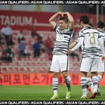 Gaya selebrasi winger kanan Korea Selatan Kwon Chang-hoon setelah mencetak gol kedua ke gawang Syria di Rashid Stadium, Dubai, tadi malam. (AFC )