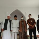 Jajaran pengurus dan pembina DKM Masjid Darussalam di Jalan Cihampelas 149 Kota Bandung