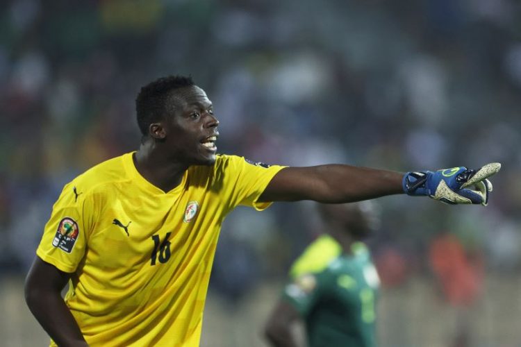 Kiper Senegal Edouard Mendy bakal menghadapi kuda hitam Burkina Faso dalam semifinal Piala Afrika 2021 dini hari nanti (3/2). (KENZO TRIBOUILLARD/AFP )