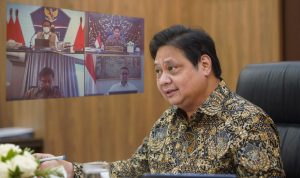 Menteri Koordinator Bidang Perekonomian Airlangga Hartarto ketika menghadiri acara virtual